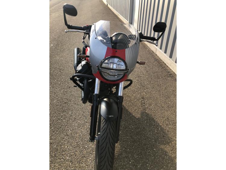 MOTO GUZZI V7